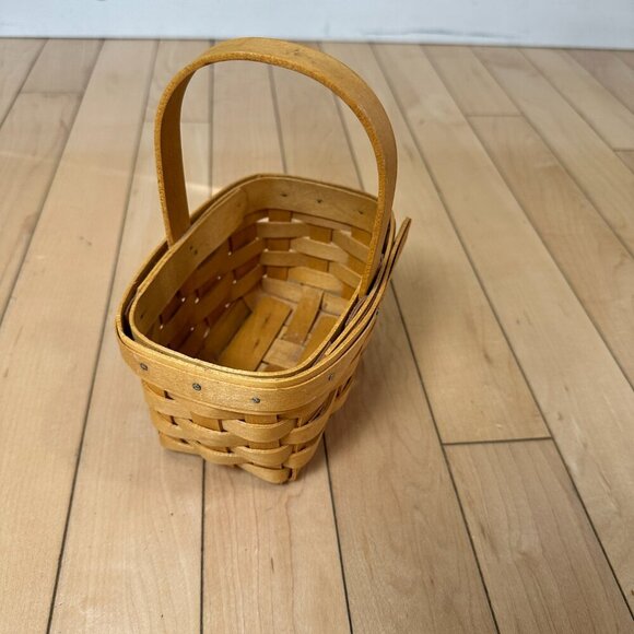Longaberger Basket with Handle, Small Mini Chore Basket Stamped & SIgned 2001 - Picture 5 of 11